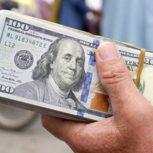 بانک-مرکزی-۱۳-میلیون-دالر-به-بازار-عرضه-میکند