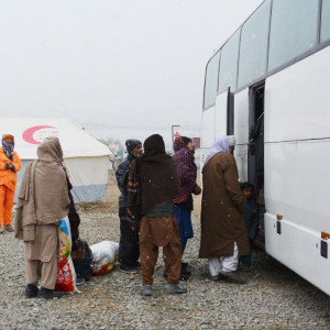 روند-انتقال-بیجاشدگان-از-کابل-به-کندز-آغاز-شد