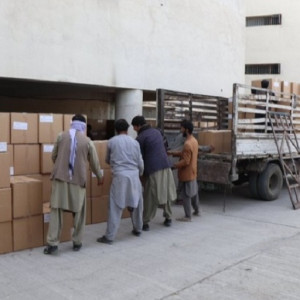 صلیب-سرخ-به-هزاران-زندانی-تجهیزات-زمستانی-توزیع-کرد