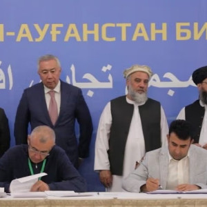 افغانستان-و-قزاقستان-تفاهمنامههای-تجاری-به-ارزش-۳۶۰-میلیون-دالر-امضا-کردند
