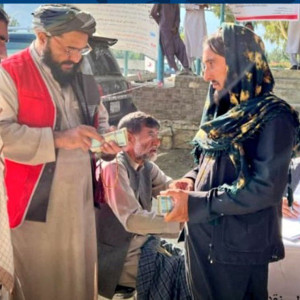 هلال-احمر-بیش-از-۳۷-میلیون-افغانی-به-نیازمندان-کنر-توزیع-کرد