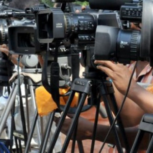 از-فرستادن-خبرنگاران-در-خط-مقدم-جنگ-جلوگیری-شود