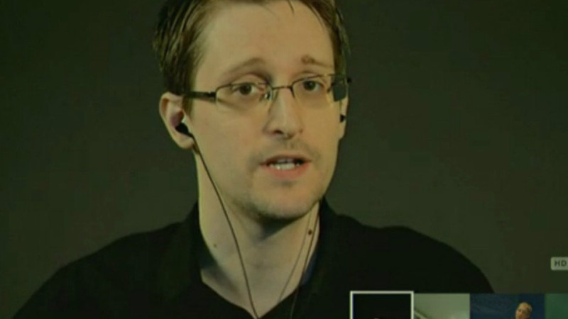 اسنودن-درآمد-فیسبوک-از-فروش-اطلاعات-کاربرانش-بسیار-زیاد-است