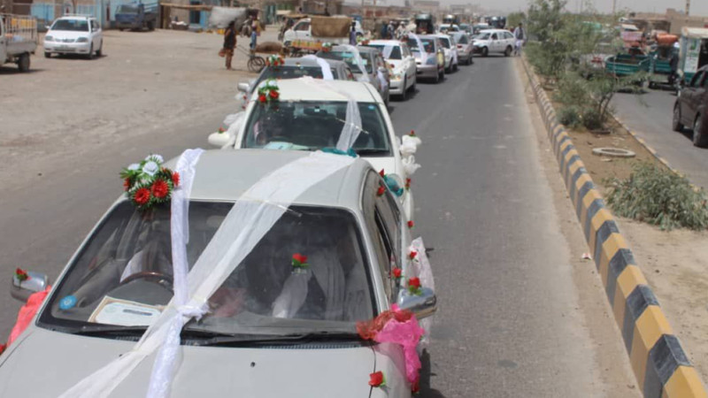 نیمروز؛-عروسی-دستهجمعی-۵۰-زوج-جوان-برگزار-شد